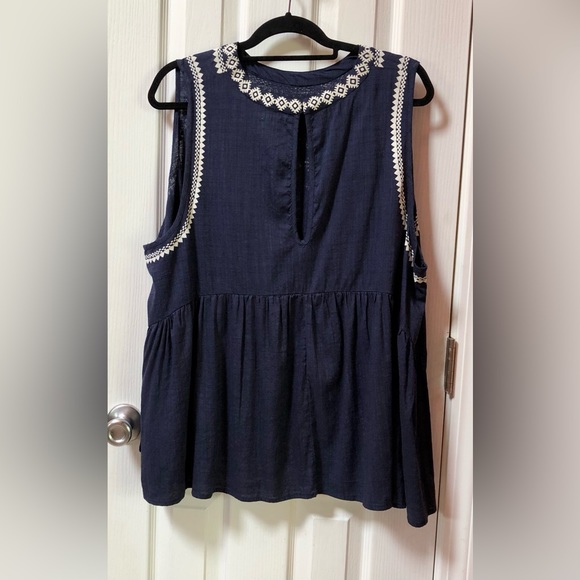 Falls Creek Sleeveless Top - Picture 3 of 3